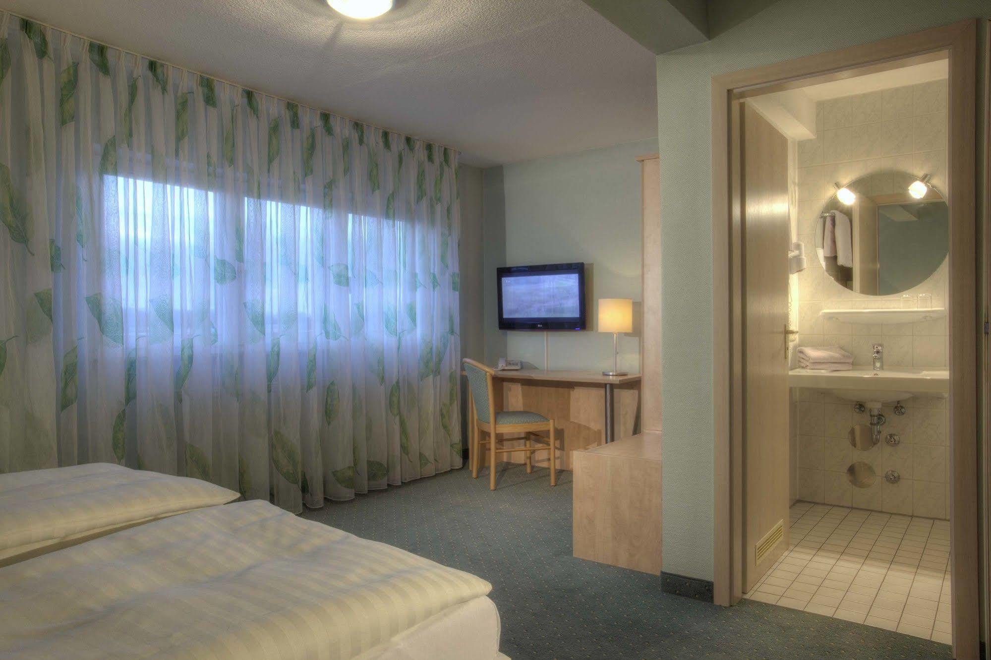 Hotel Zur Muehle Urbach  المظهر الخارجي الصورة